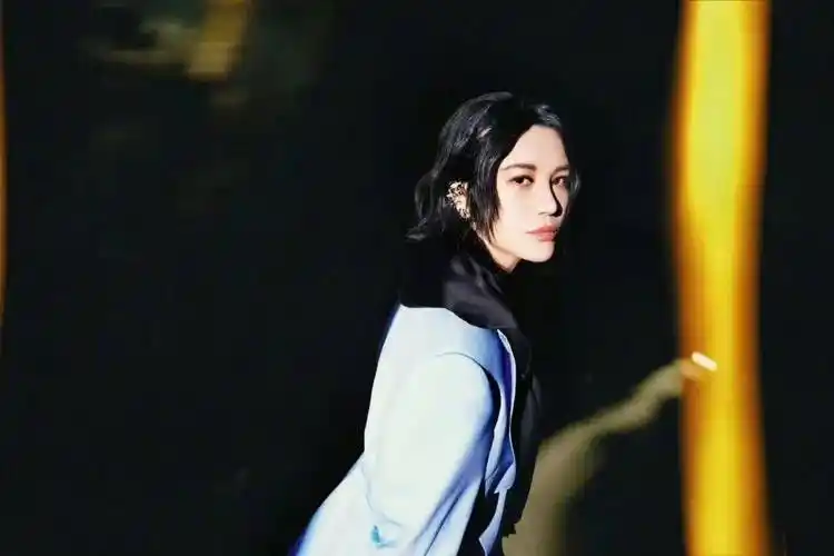 从星座看,何洁和尚雯婕为何如此不同频?