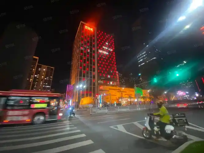 紧缺出租 双隔间 高实用 随时看,广州番禺万博四海城商业广场写字楼