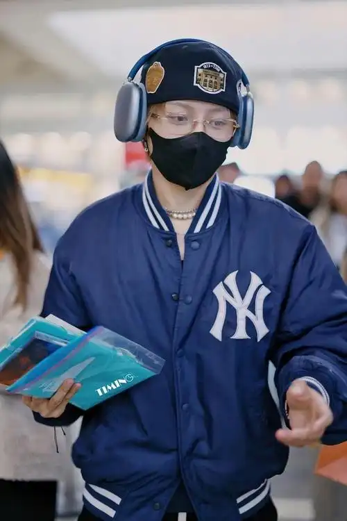 刘雨昕结束美国科切拉音乐节等海外工作行程