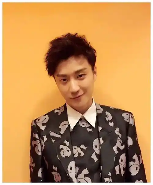 2016年,乔任梁因抑郁症自杀去世,失独父母为什么被指消费儿子?