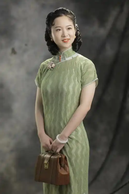 复古旗袍美女