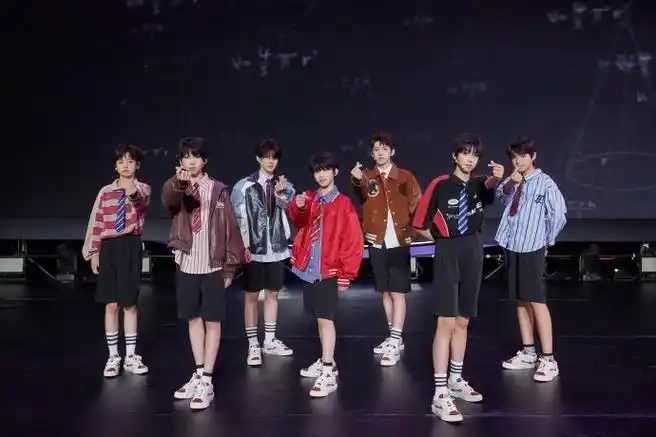 tf家族四代公演舞台照