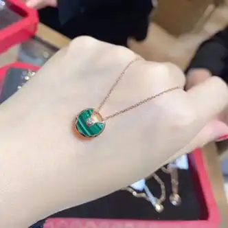 卡地亚cartier护身符项链白贝母18k黄金孔雀石镶钻锁骨链吊坠孔雀石