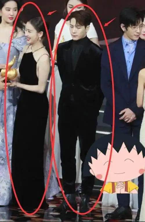 165佟丽娅和175王嘉尔被抓怕,关掉十级滤镜后,身高差距太真实__财经头