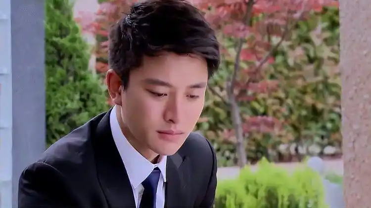 最美的时光:贾乃亮来看亡妻,却被痛骂一顿,他太难了