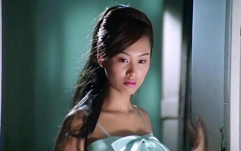 朱茵本色出演,全程没用替身,堪称颜值巅峰之作