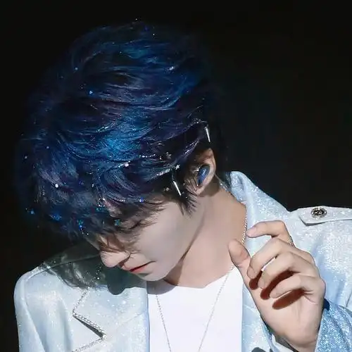 原来十周年的头发这么美#陪王俊凯奔赴每一个十年##王俊凯新歌回望