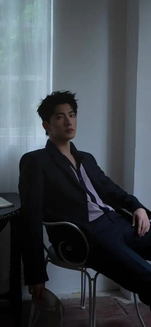 今天,我们为大家带来的是杨洋的专属壁纸,让你在繁忙的生活中,随时都