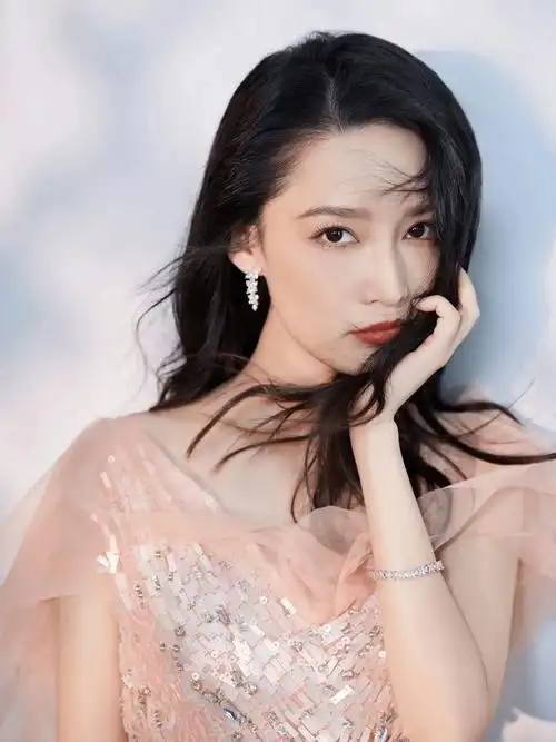 女星李沁写真集:如画美人,天之骄女