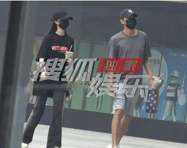 林更新与女友逛街被拍女方身材高挑长相漂亮近照神似陈亚男