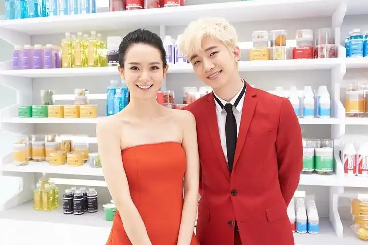 【2014.08.04】【明星】戚薇2pm俊昊《你是对的人》mv首播倒计时