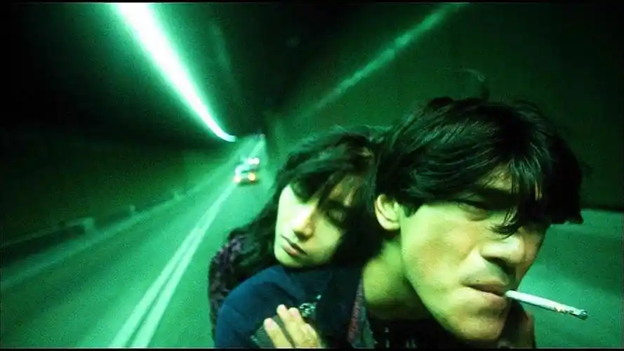 王家卫堕落天使经典献映重温26年前金城武帅样