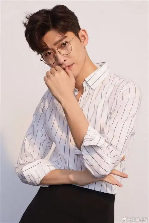 张翰 新恋情#张翰曾经是多少人的白月光啊!张翰|白月光|张翰郴鞍