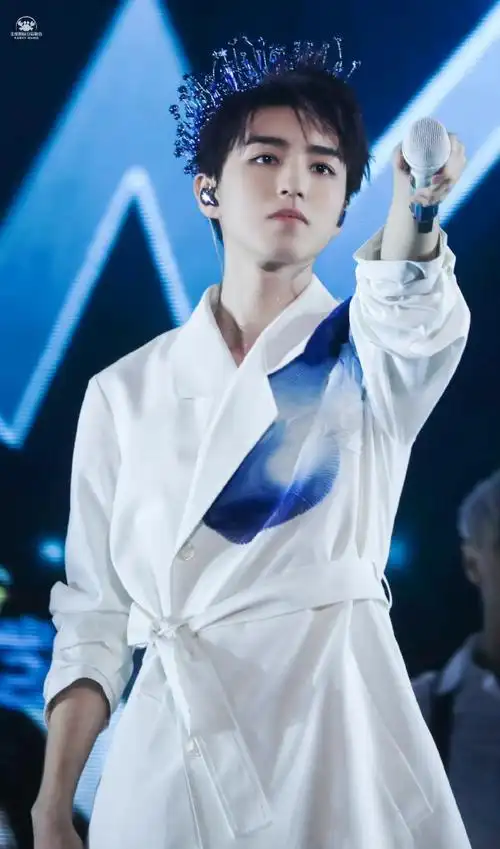 王俊凯马嘉祺相似造型