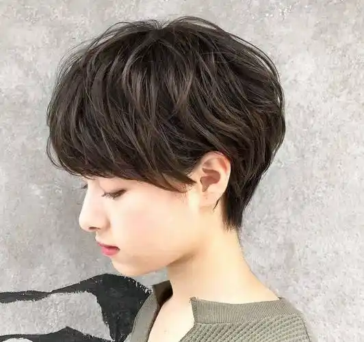 这8短发,一款比一款好看_鹅蛋脸_自然_卷发