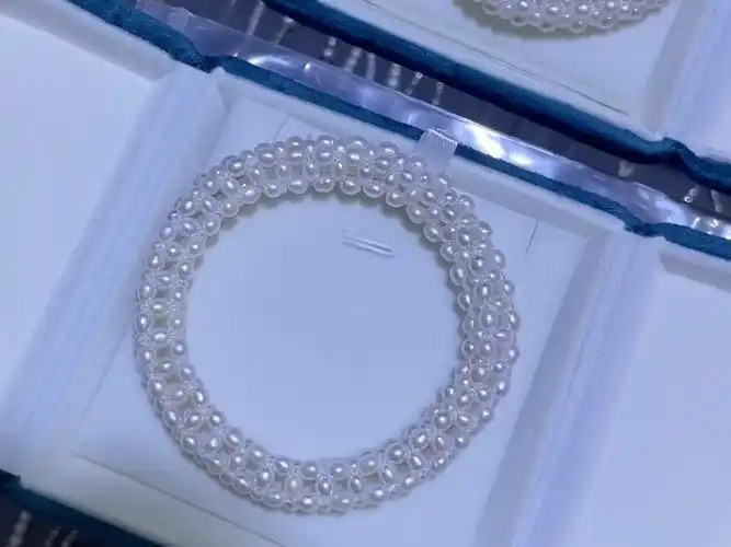 古法编织的珍珠软陶手镯!以前贵妃公主格格才能戴的手镯!好好看!