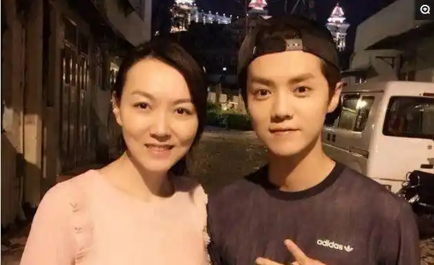 还有据知情者表示,鹿晗的父亲名叫鹿兆许,是一名军人,曾经是总后勤部