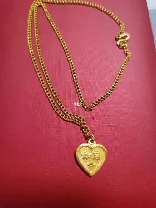 100 岁的黄金项链