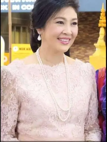 欣赏:泰国前最美女总理英拉