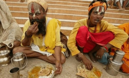 印度人吃啥都用手抓,那大便后呢?