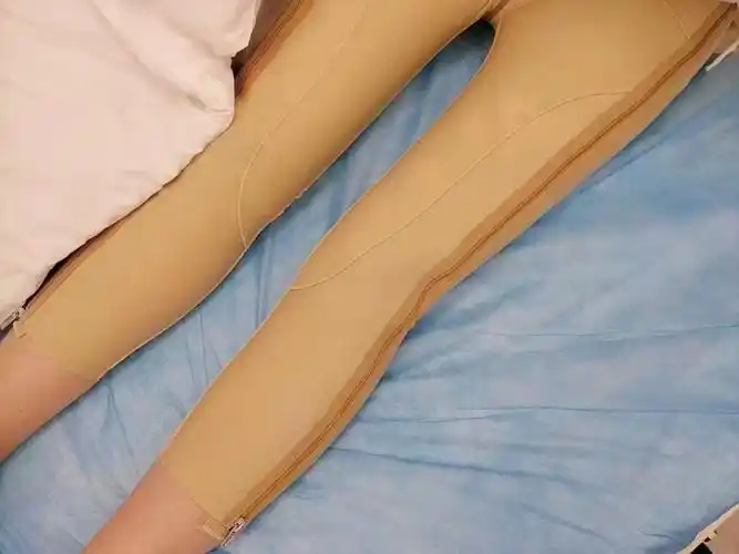 自从生了两个小孩子之后,身材就越来越没有形态了,水桶腰 大象腿