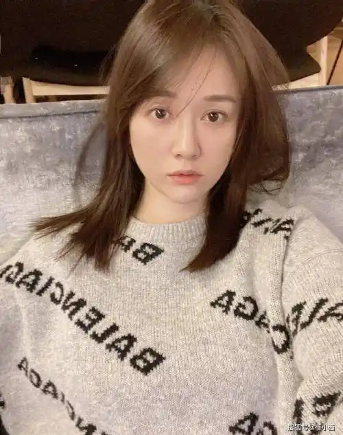 原创陈乔恩看不出是79年的穿印花纺纱长裙气质优雅40女人该学学