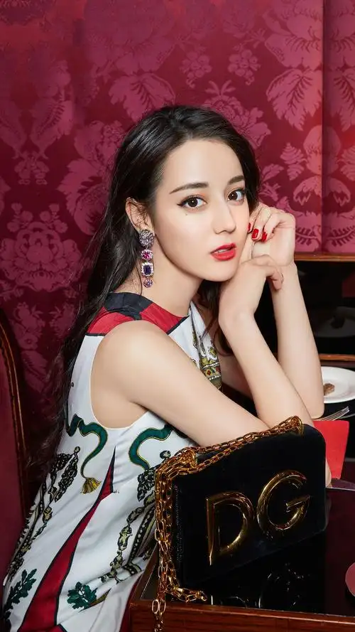 2018年5月18日 22:45   关注  迪丽热巴 评论 收藏