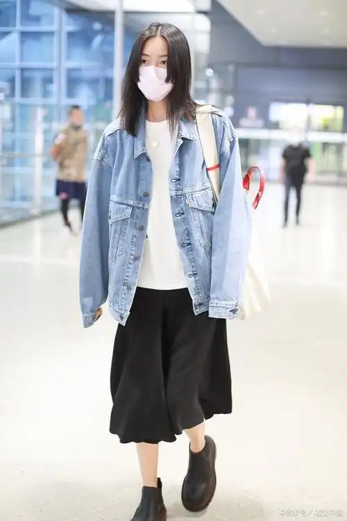 牛仔外套怎么穿才有复古感?这些搭配让你秒变时髦女孩!