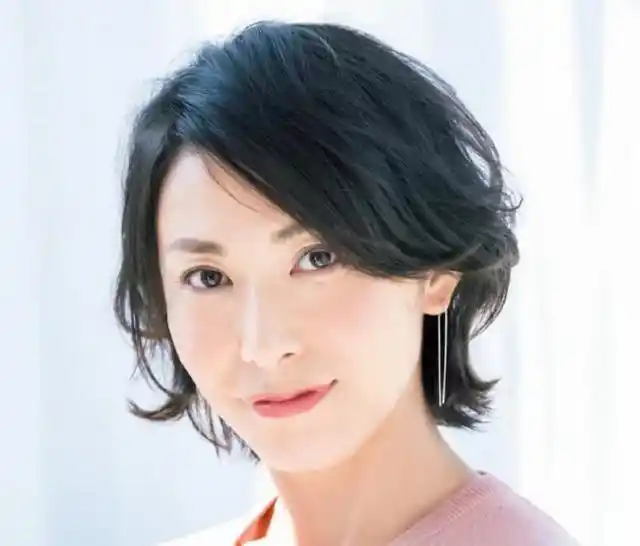 50-60岁的女人,最适合烫什么发型?这三类减龄短发了解一下