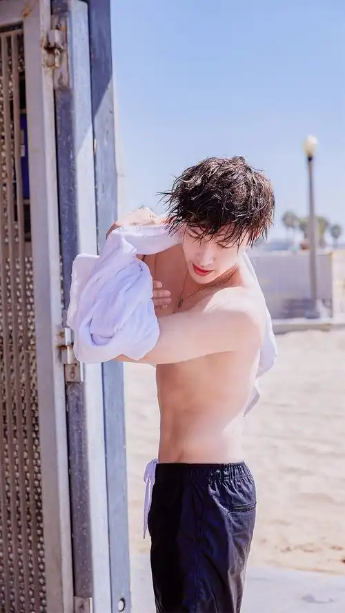 男明星戏水图集二