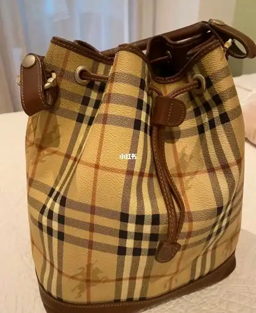 巴宝莉中古水桶包