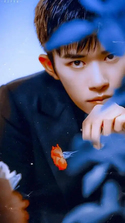 手机壁纸易烊千玺