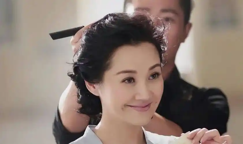 许晴被爆大瓜!疑似封杀,镜头全部被删_电影_什么_身影