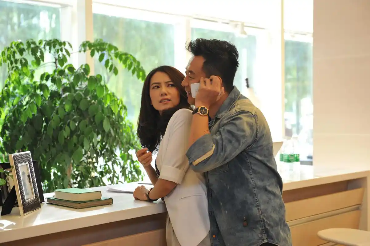 黄海波今强势复出,涉事女主竟也开直播为其正名,网友:早干嘛了