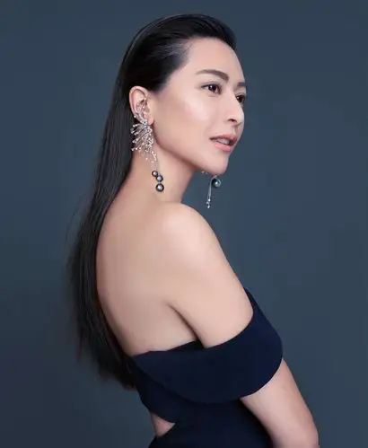 tvb新晋性感女艺人刘芷希自爆遭人开价五十万要求陪过夜