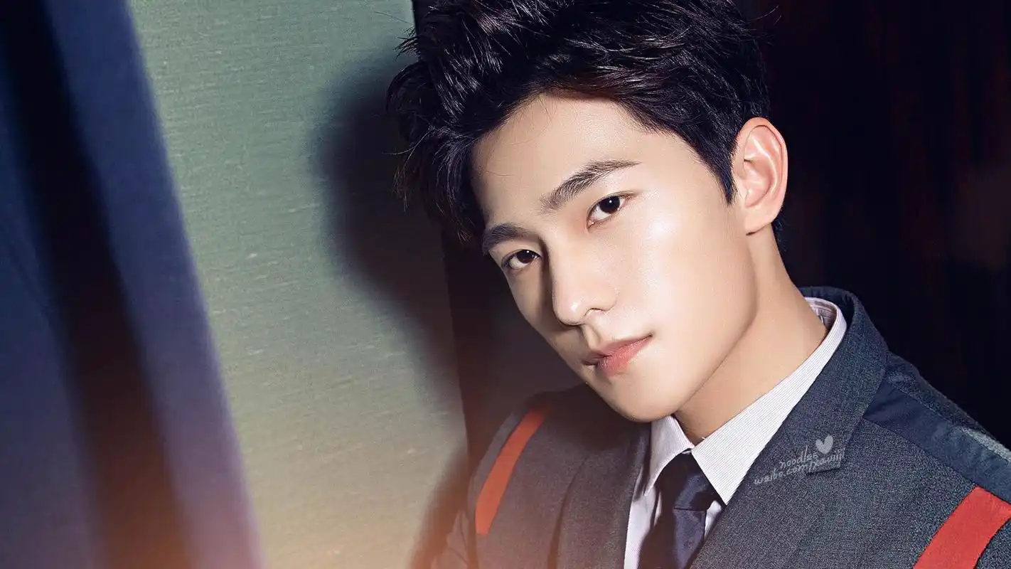 杨洋铮铮铁骨魅力写真高清桌面壁纸