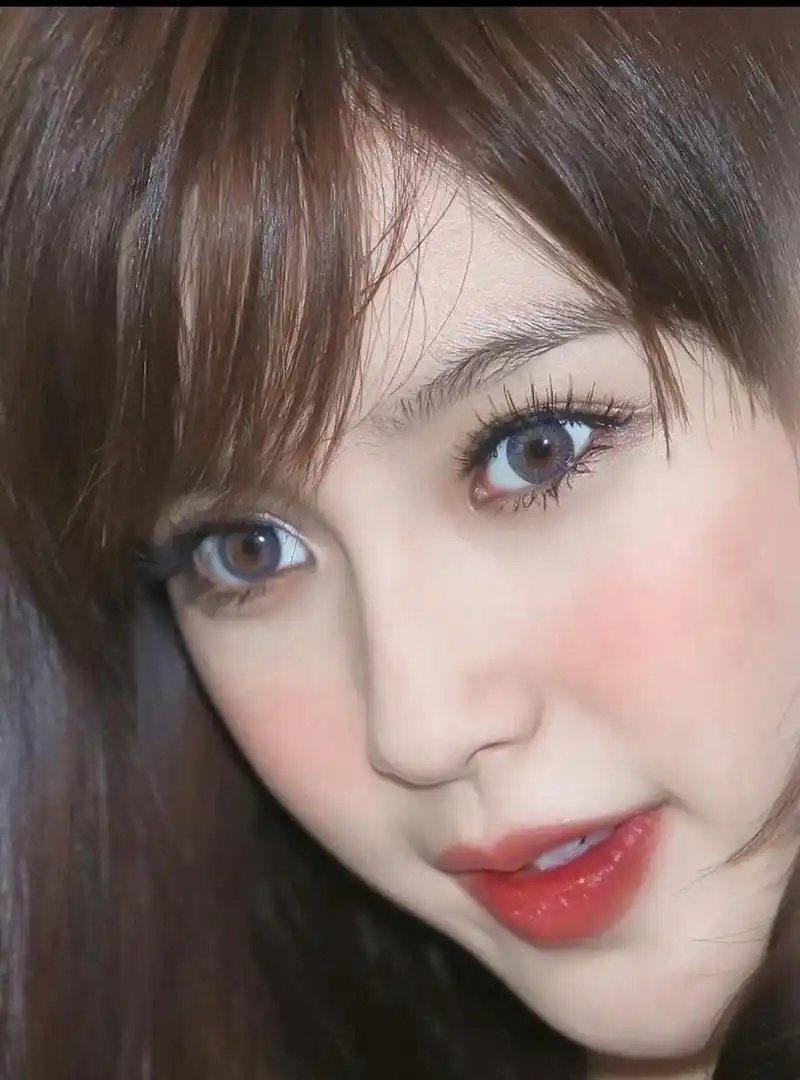 早期的杨颖实在是太绝了,最近网友们翻到许久之前杨颖的旧照片,明明是