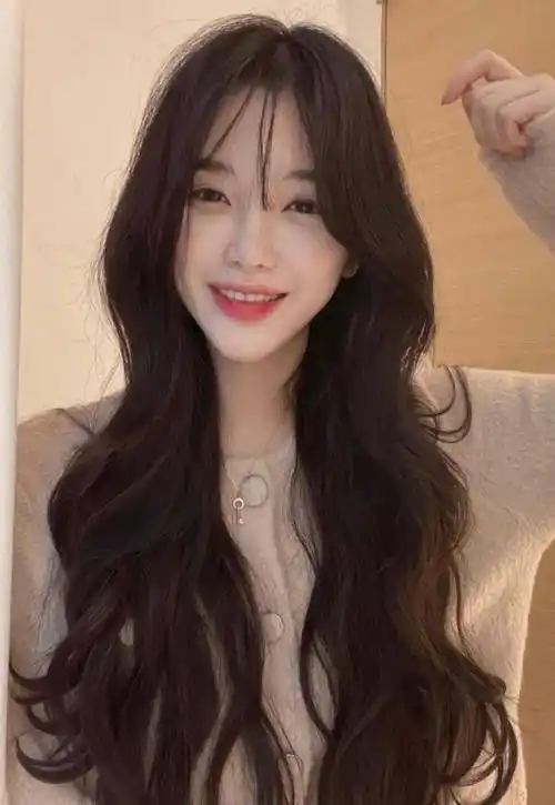 法式大波浪很适合有浪漫氛围的女生, 打造甜美感分分钟,不过一定要