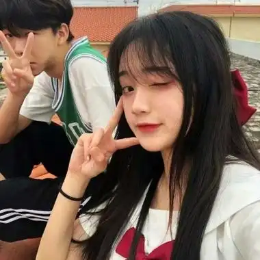 抖音情侣头像真人最近很火的