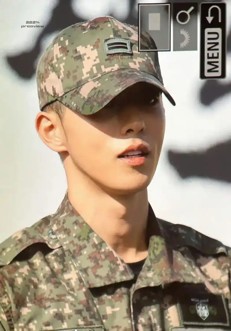 南柱赫 入伍跟拍偶像剧似的,哥真的鲨疯了188的身高,这肩 - 抖音