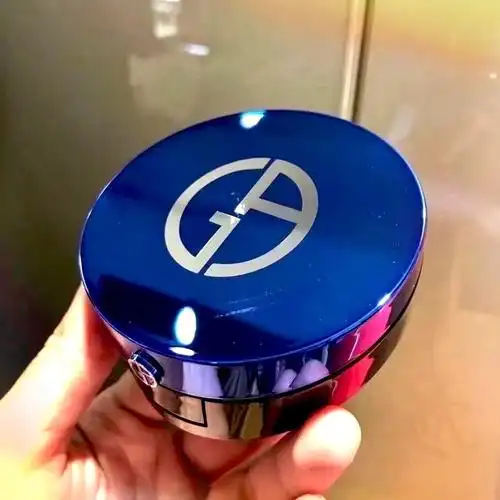 阿玛尼蓝气垫干皮可用