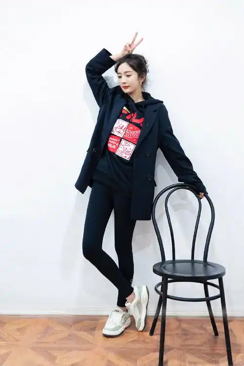 搭#杨幂腊八更新两套上班图哦新中式西服外套叠穿和卫衣西服叠穿,时尚