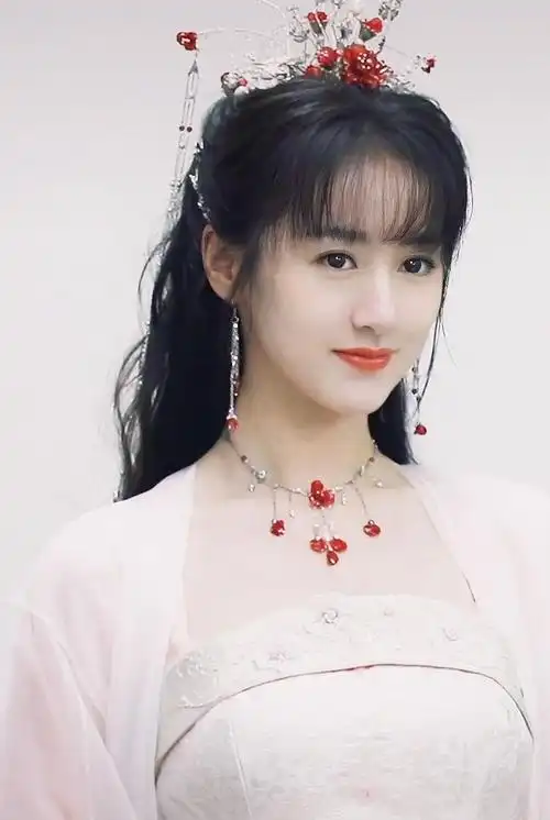 《袁冰妍落花时节又逢君》敢爱敢恨,只分对错,无畏权无畏天.