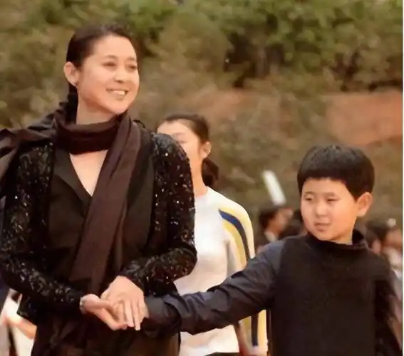 生下缺陷孩子的5位明星,个个有钱却让人同情,最后三位遗憾离世