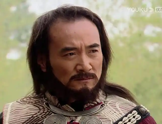 可惜迎接他的是石公虎的巴掌教育,这让掉下崖的石杰人彻底失望,于是有