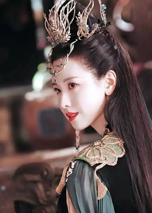 网评最美古装女神,热巴第十,刘诗诗赢杨幂,冠军是真仙女吧_造型_剧中