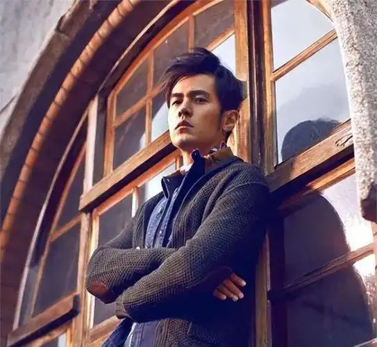 周杰伦连续发文勿扰不吱声的事件,官方直接下场背书式硬气回应