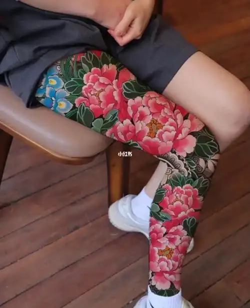 纹身花腿