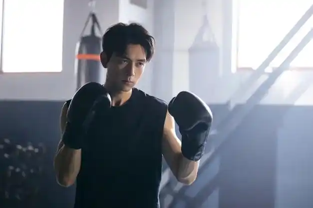 从星座看,李现的感情和事业!