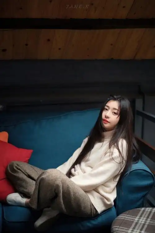 美女摄影图集:清纯白皙邻家女孩,日常生活自拍照